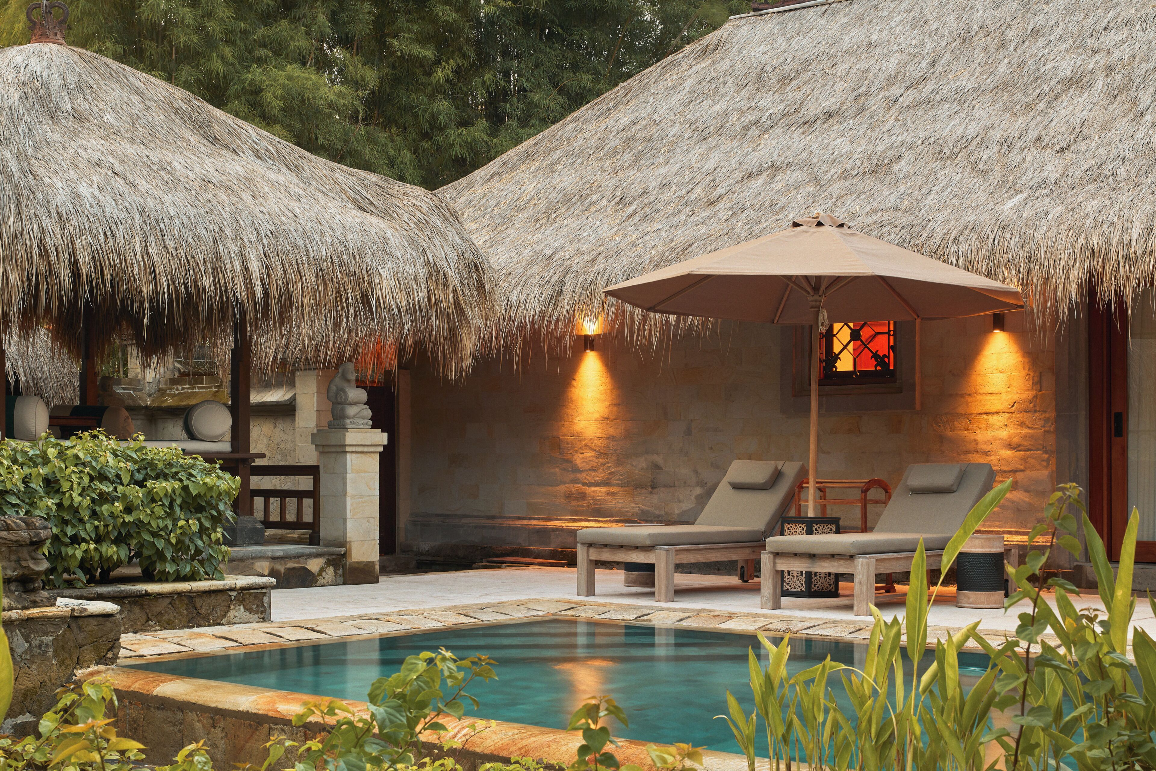 4 buitenzwembaden, gratis zwembadcabana's en parasols bij het zwembad