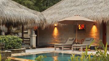 4 buitenzwembaden, gratis zwembadcabana's en parasols bij het zwembad