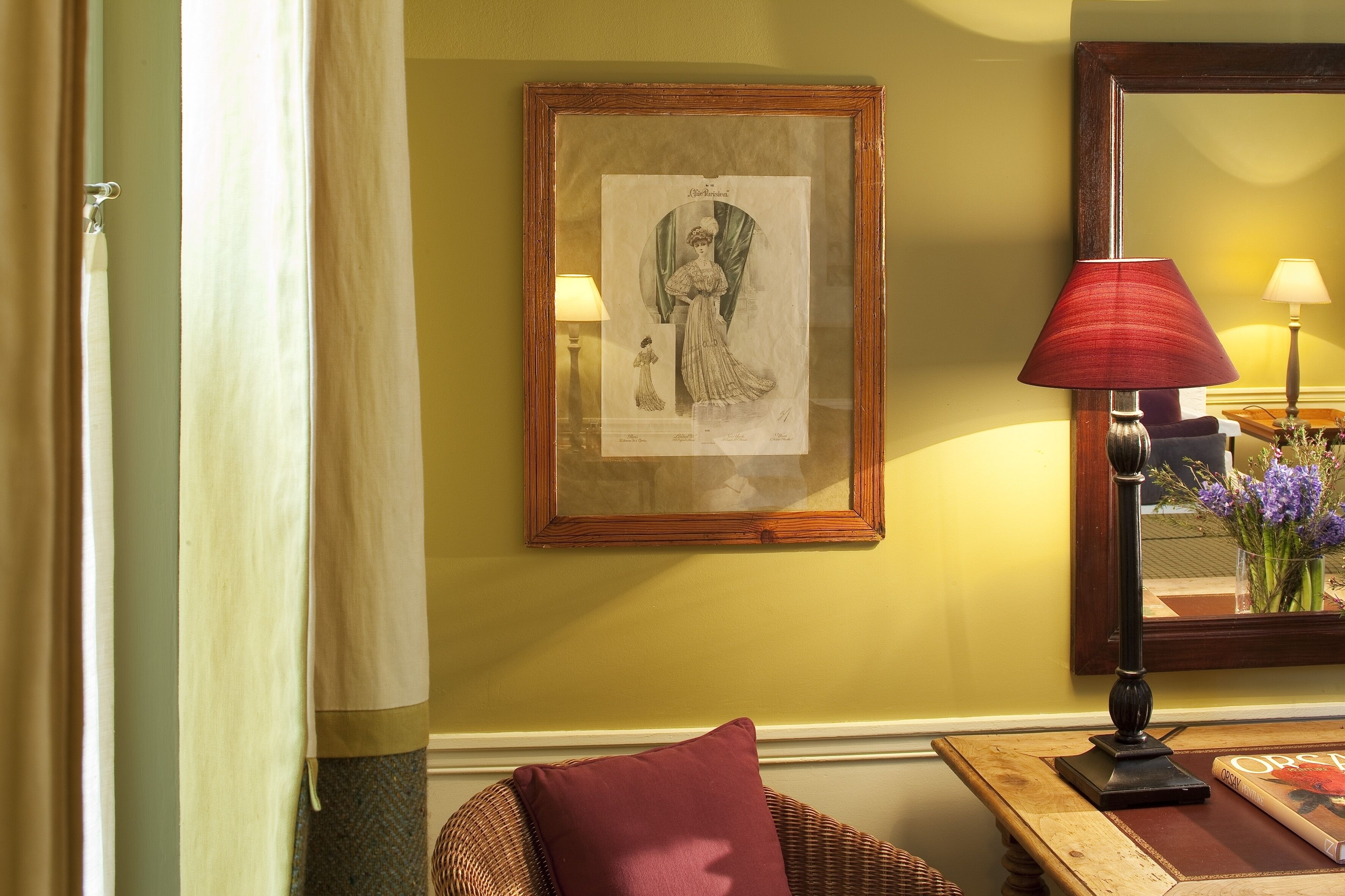 family room | 1 bedroom, premium bedding, pillow-top beds, minibar