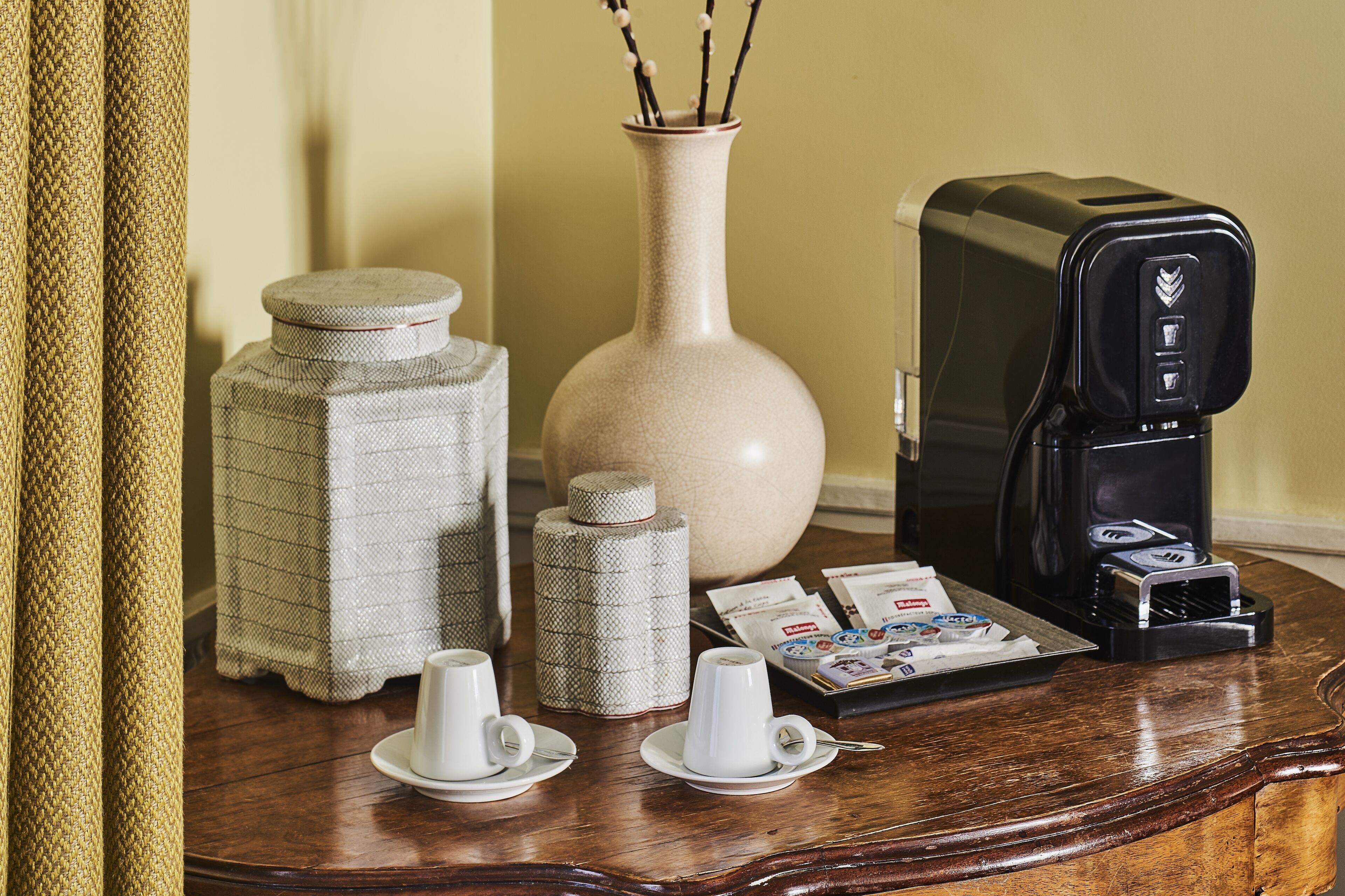 junior suite sainte-beuve | in-room dining