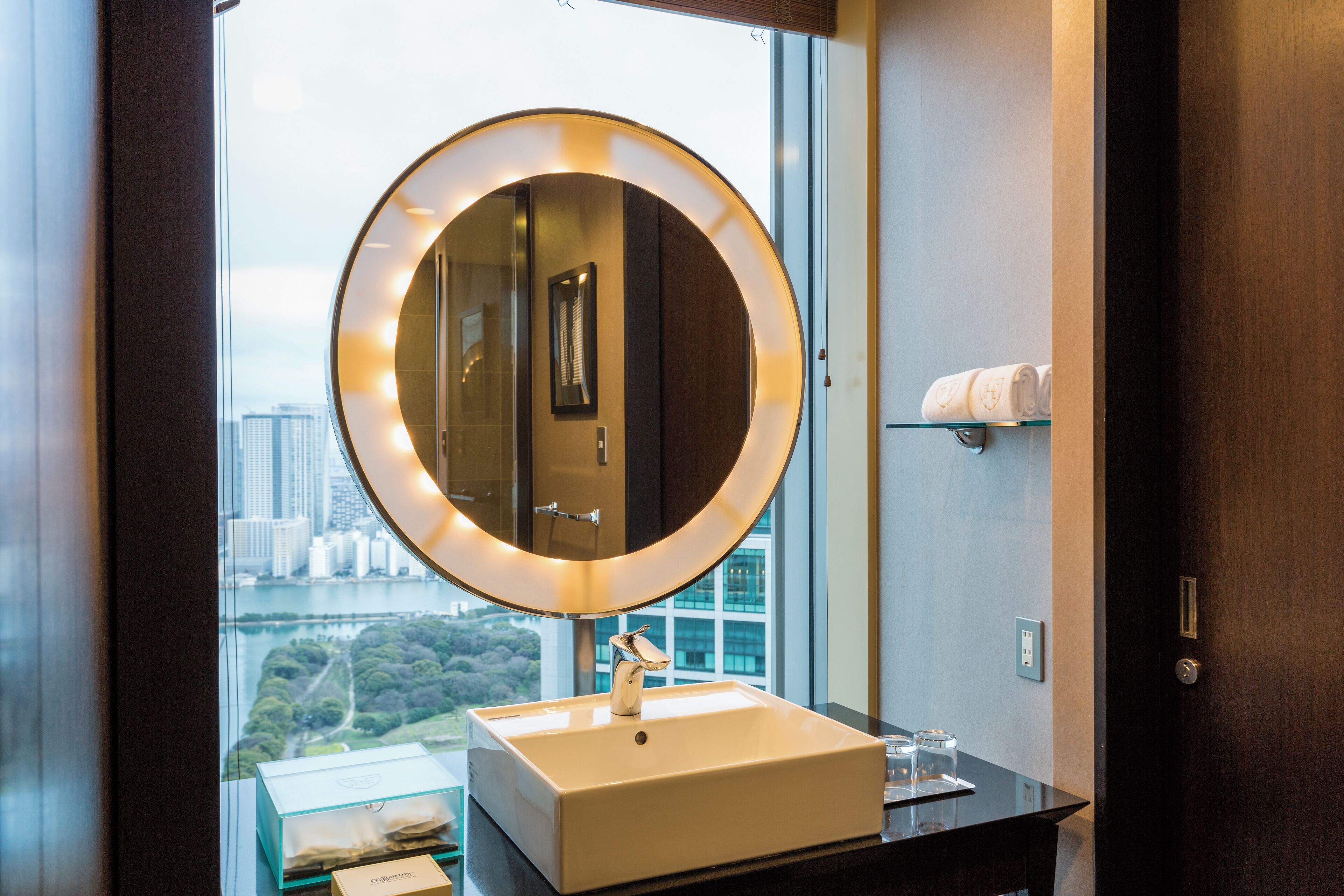 1 bedroom, down duvets, in-room safe, desk