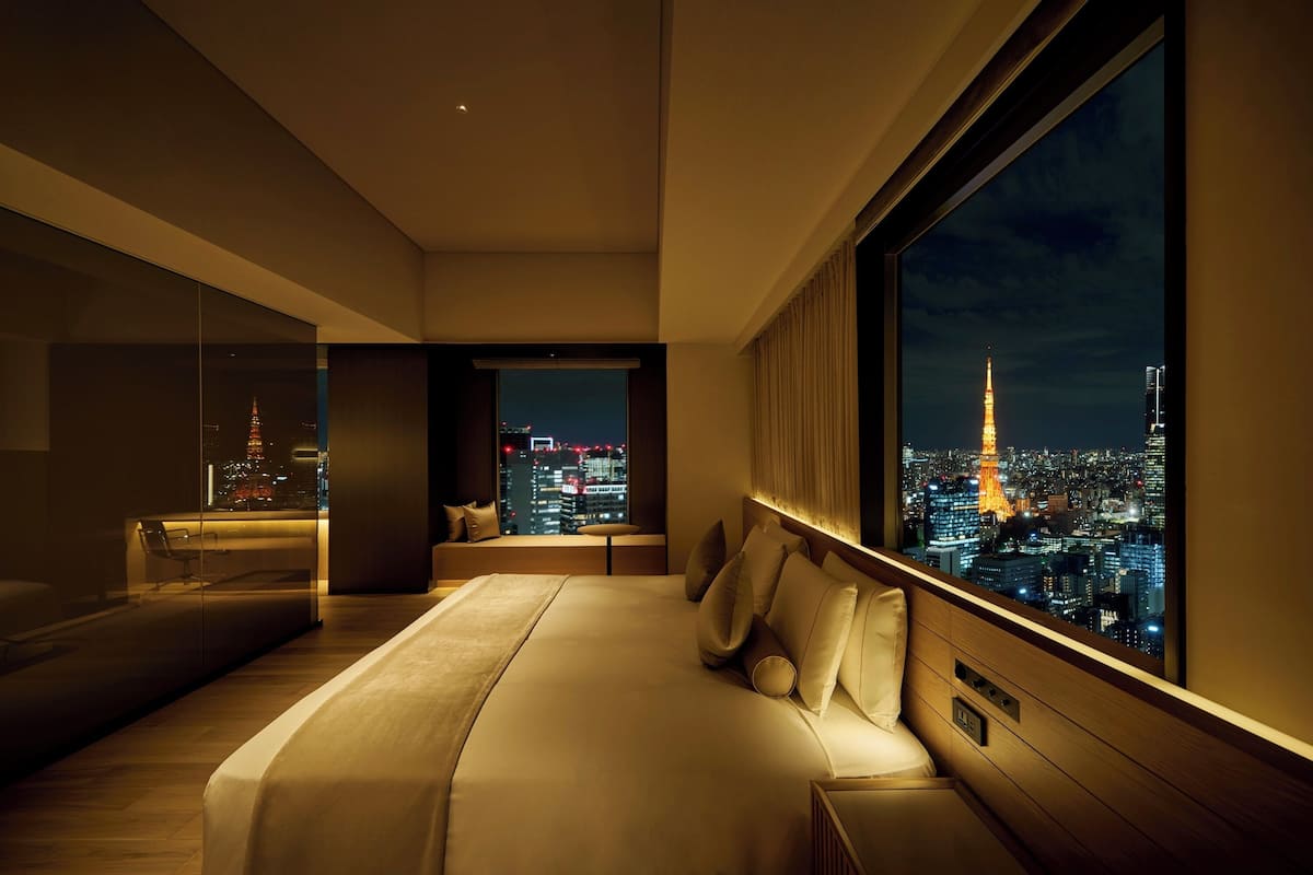 Executive Floor Junior Suite King Room 38F (with Lounge Access) | 1 bedroom, down duvets, in-room safe, desk