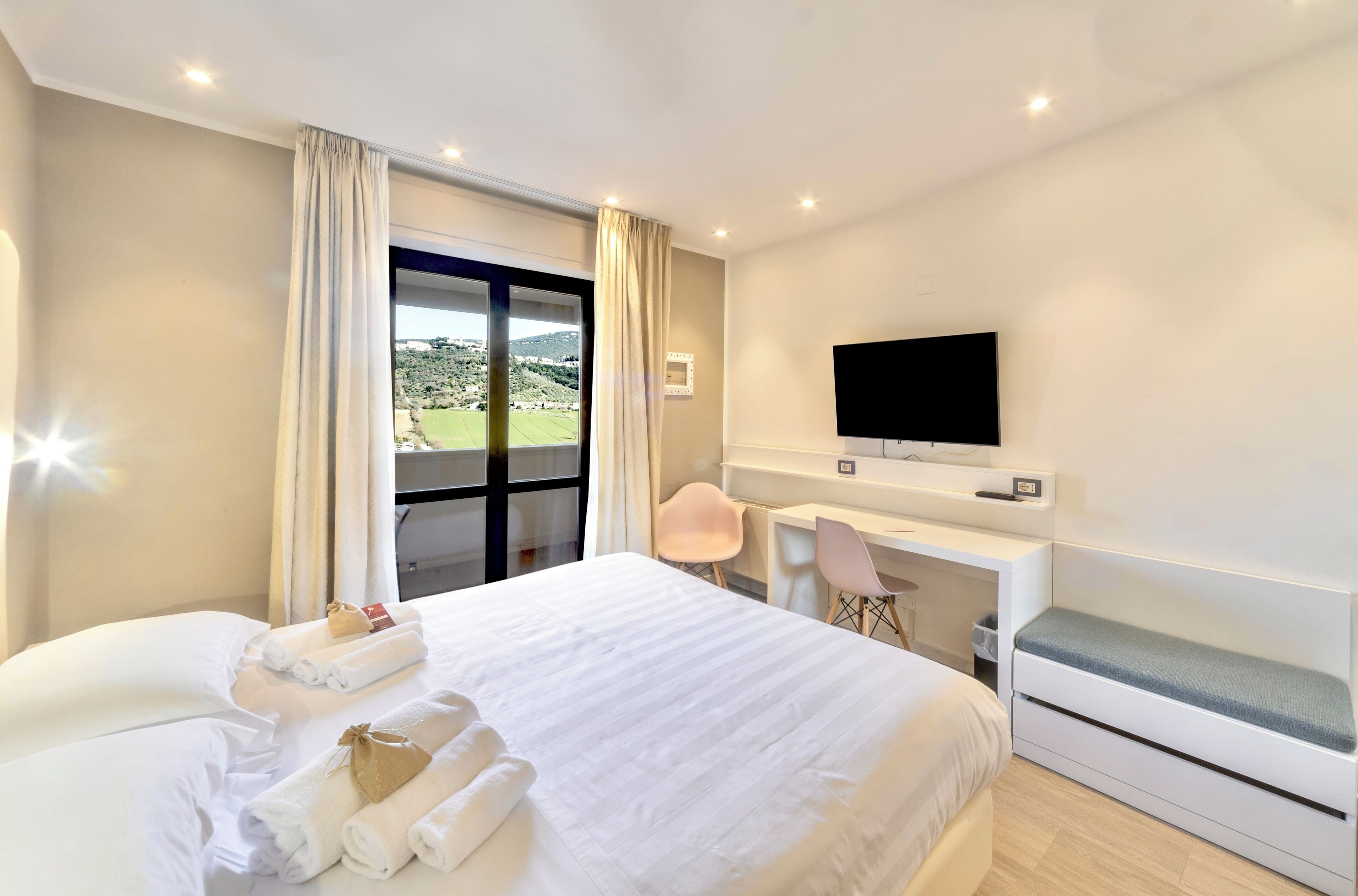 Panoramic Triple Room, 1 Bedroom | Premium bedding, in-room safe, desk, soundproofing