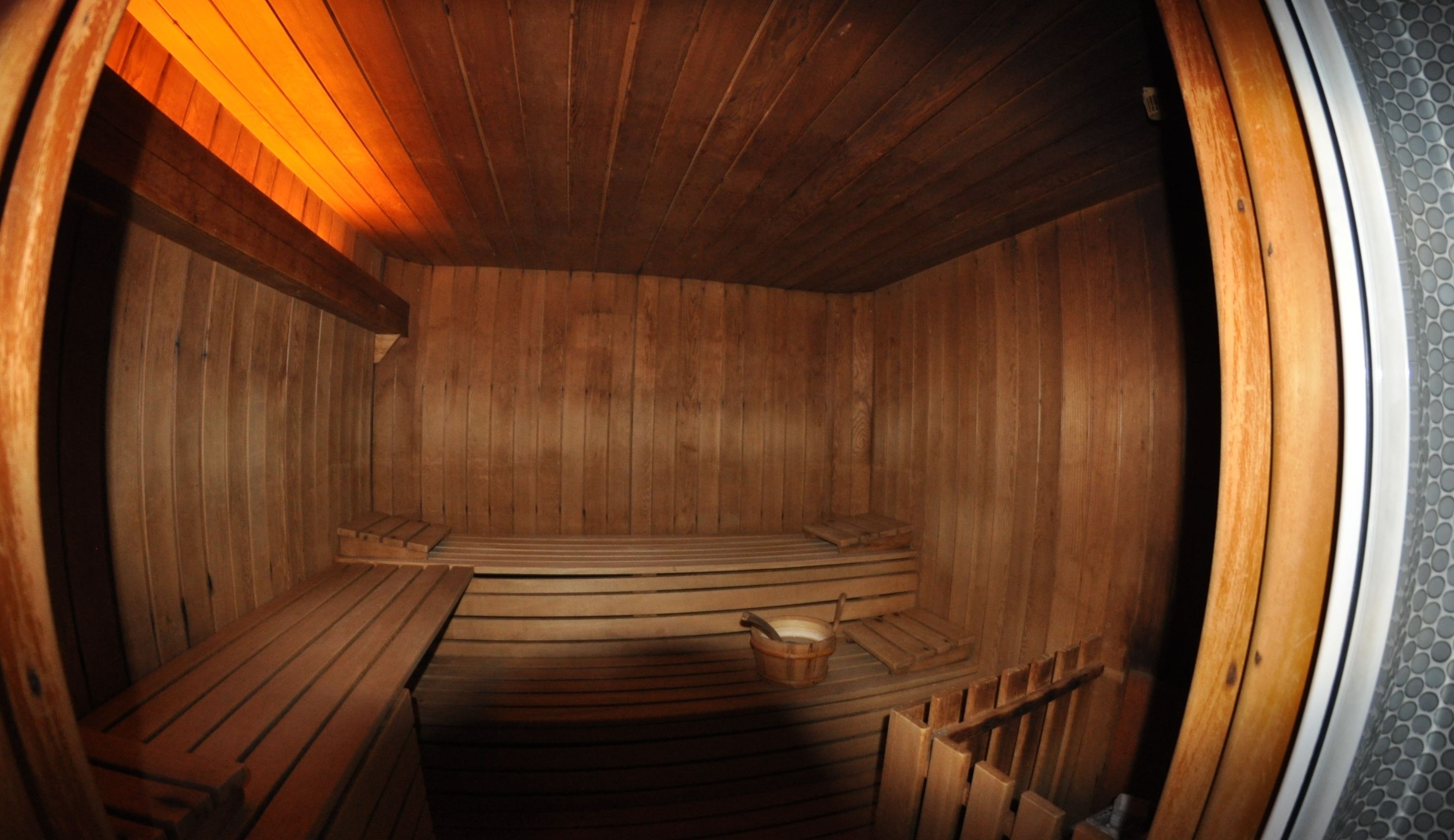 outdoor treatment area, sauna, hot tub, steam room, turkish bath/hammam