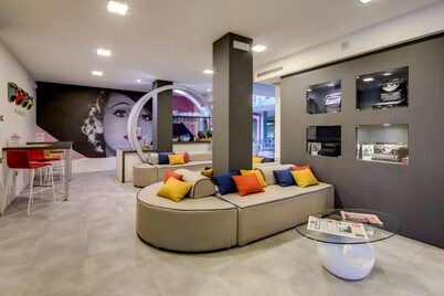 La Villa, Sure Hotel Collection by Best Western