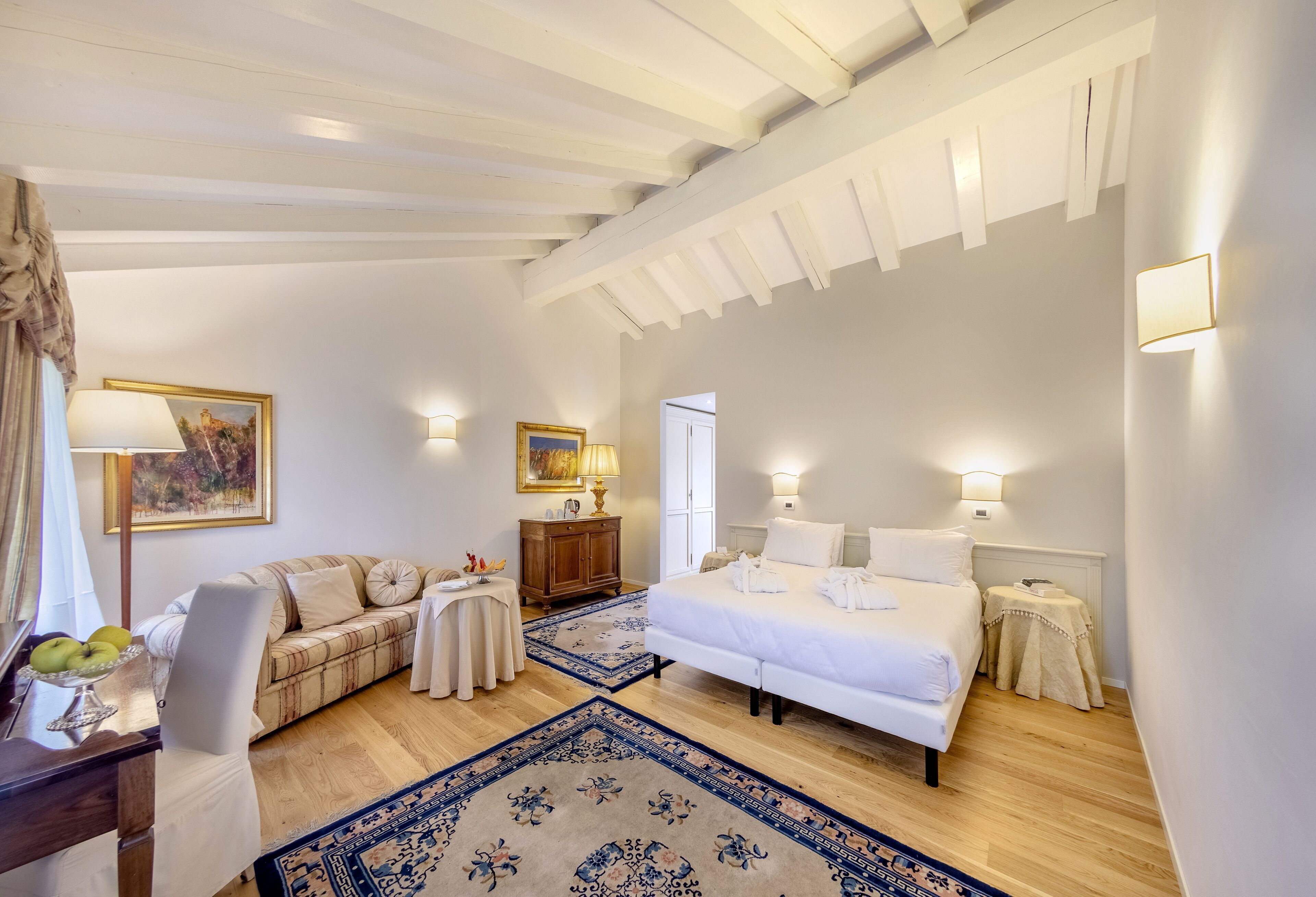 Down duvets, in-room safe, desk, blackout curtains