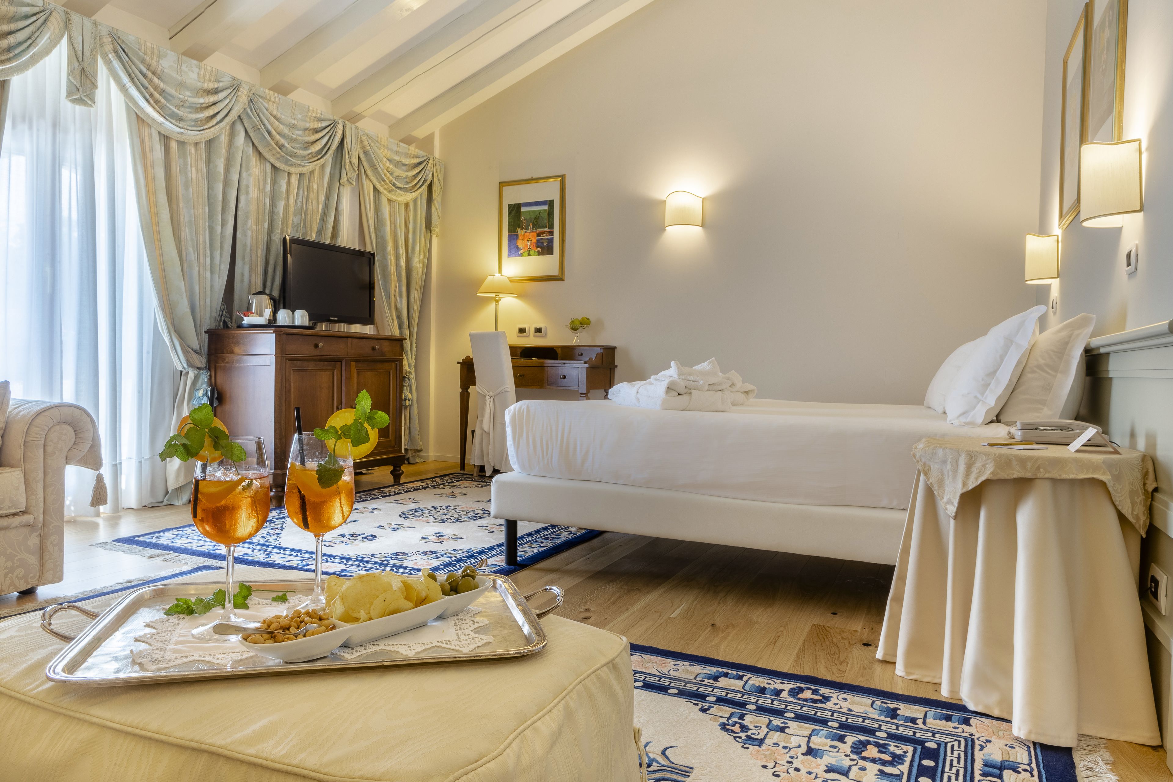 junior suite | down duvets, in-room safe, desk, blackout curtains