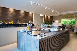 Daily buffet breakfast (EUR 17 per person)