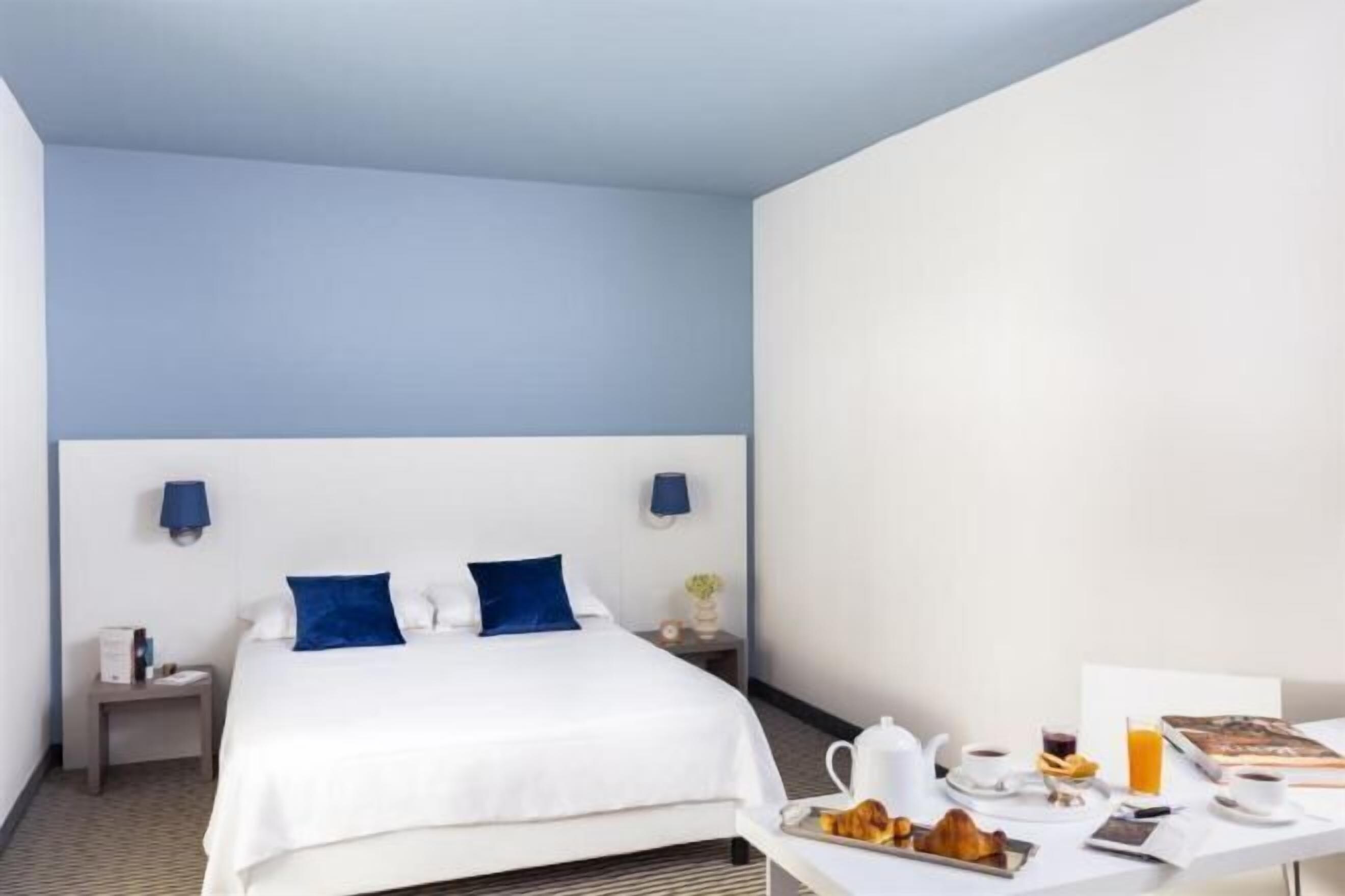 Minibar, in-room safe, desk, blackout curtains