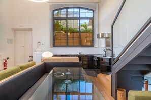 Studio – city, anneks (Via Margutta, 33) | Oppholdsrom | En 26-tommers LCD-TV med Parabol-TV samt TV