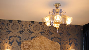 Down duvets, in-room safe, desk, soundproofing