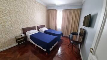 Room, 2 Twin Beds | In-room safe, blackout drapes, soundproofing, alarm clocks