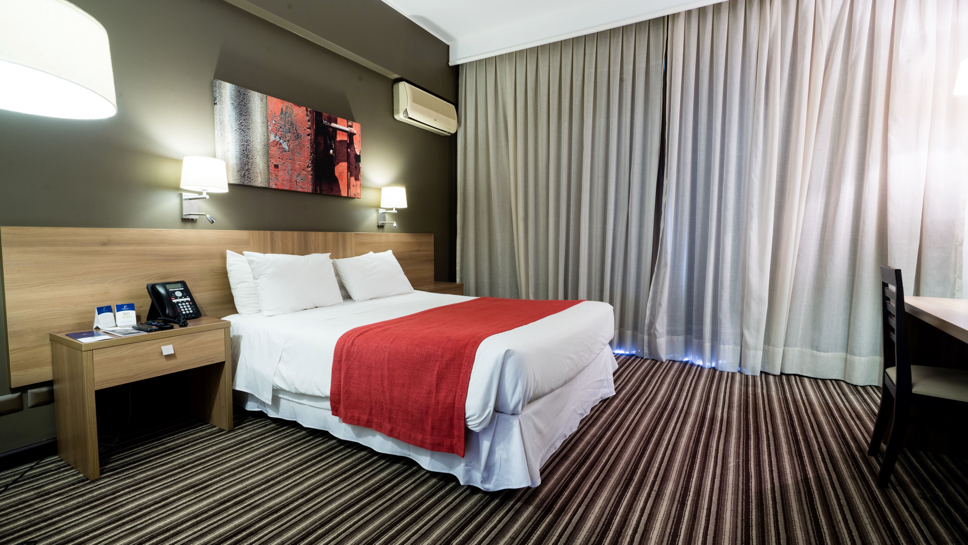 ルーム ダブルベッド 1 台 シービュー | ミニバー、セーフティボックス (室内)、デスク、遮光カーテン