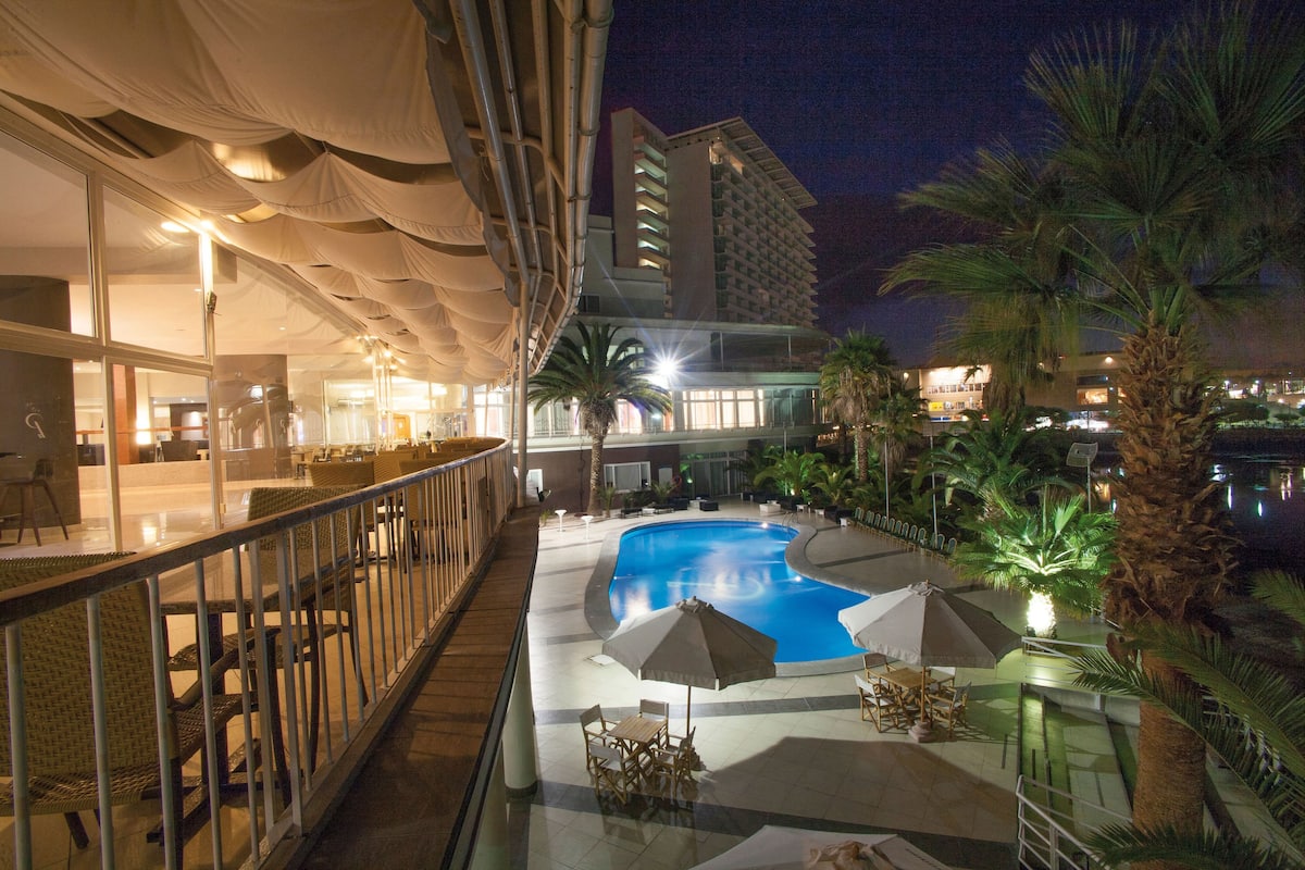 outdoor pool, pool loungers