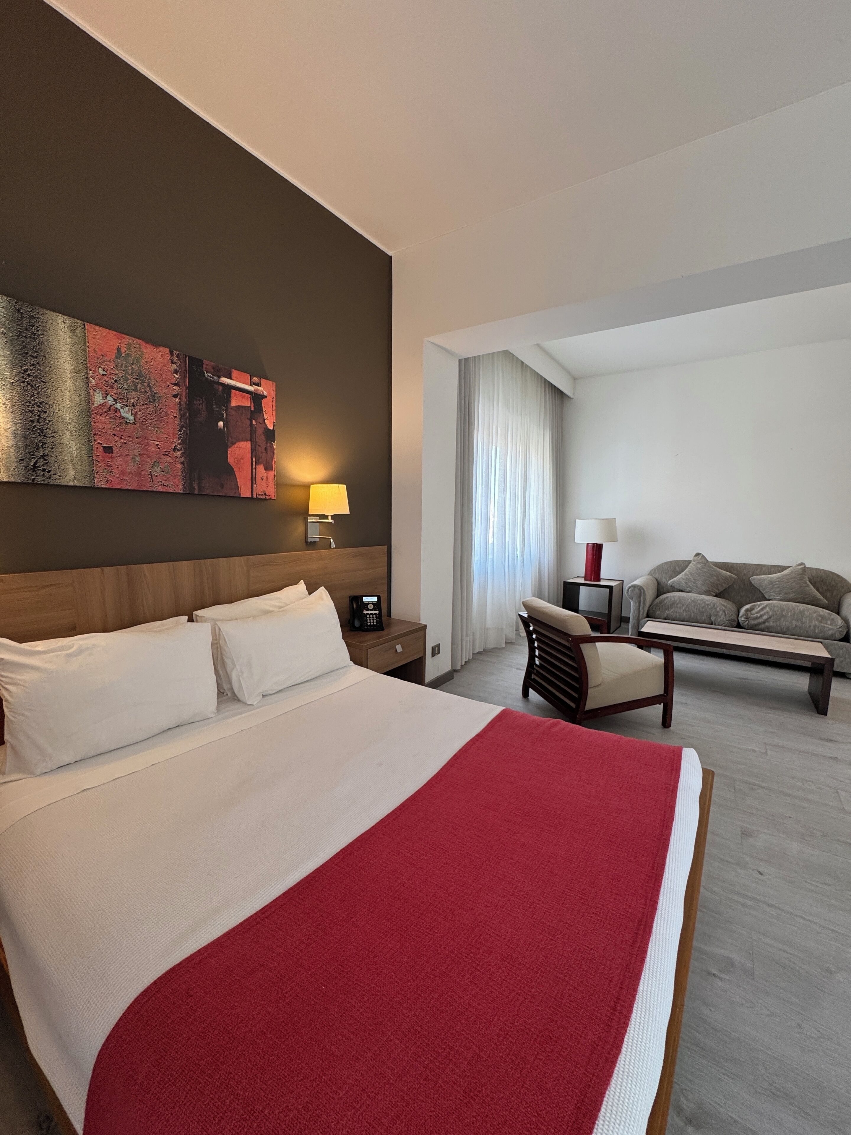 Premium Room, 1 King Bed, Sea View | Minibar, in-room safe, desk, blackout drapes