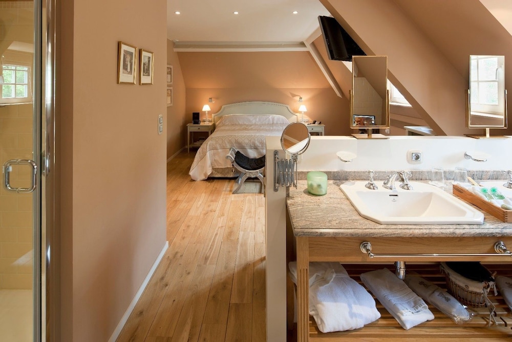 Hostellerie Lafarques by null