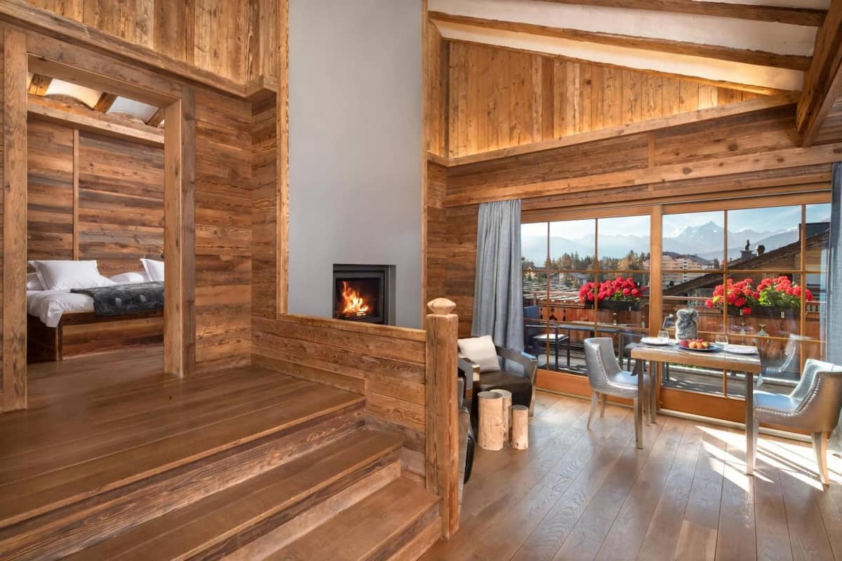 Phòng Suite (Chalet) | Bộ đồ giường cao cấp, minibar, két bảo mật tại phòng, bàn