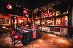 5 restaurants, spécialités Cuisine internationale