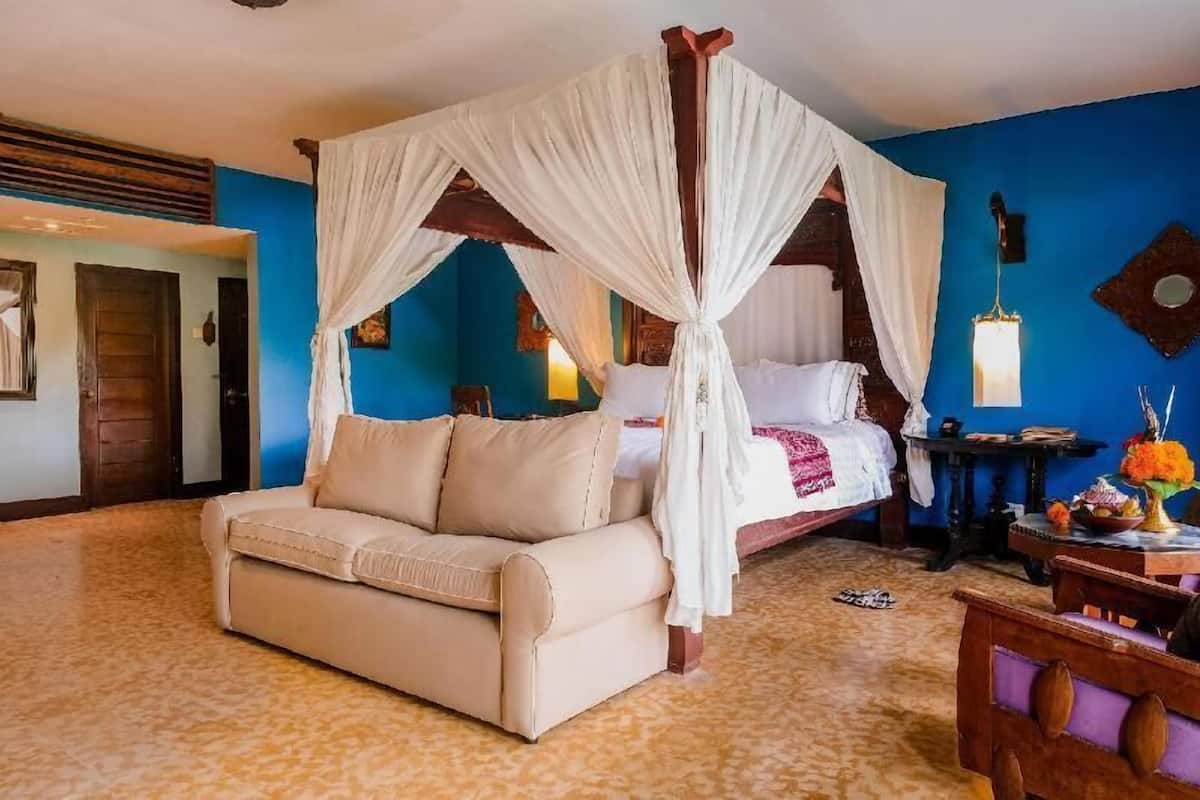 Minibar, in-room safe, individually decorated, individually furnished