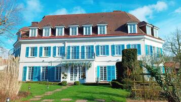 Fachada de la propiedad