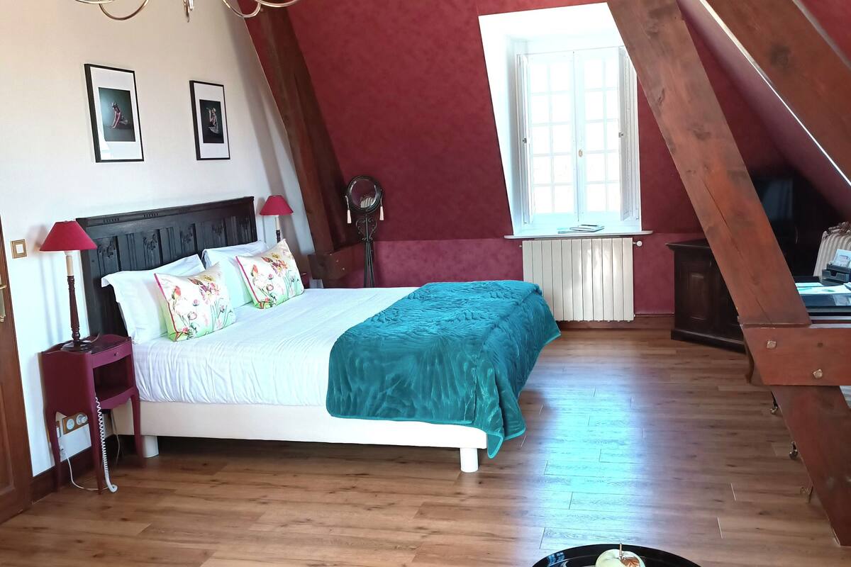 1 bedroom, premium bedding, minibar, in-room safe