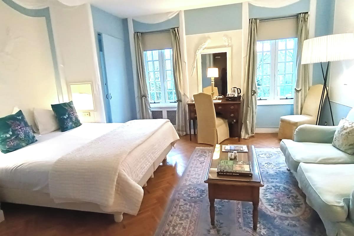 1 bedroom, premium bedding, minibar, in-room safe