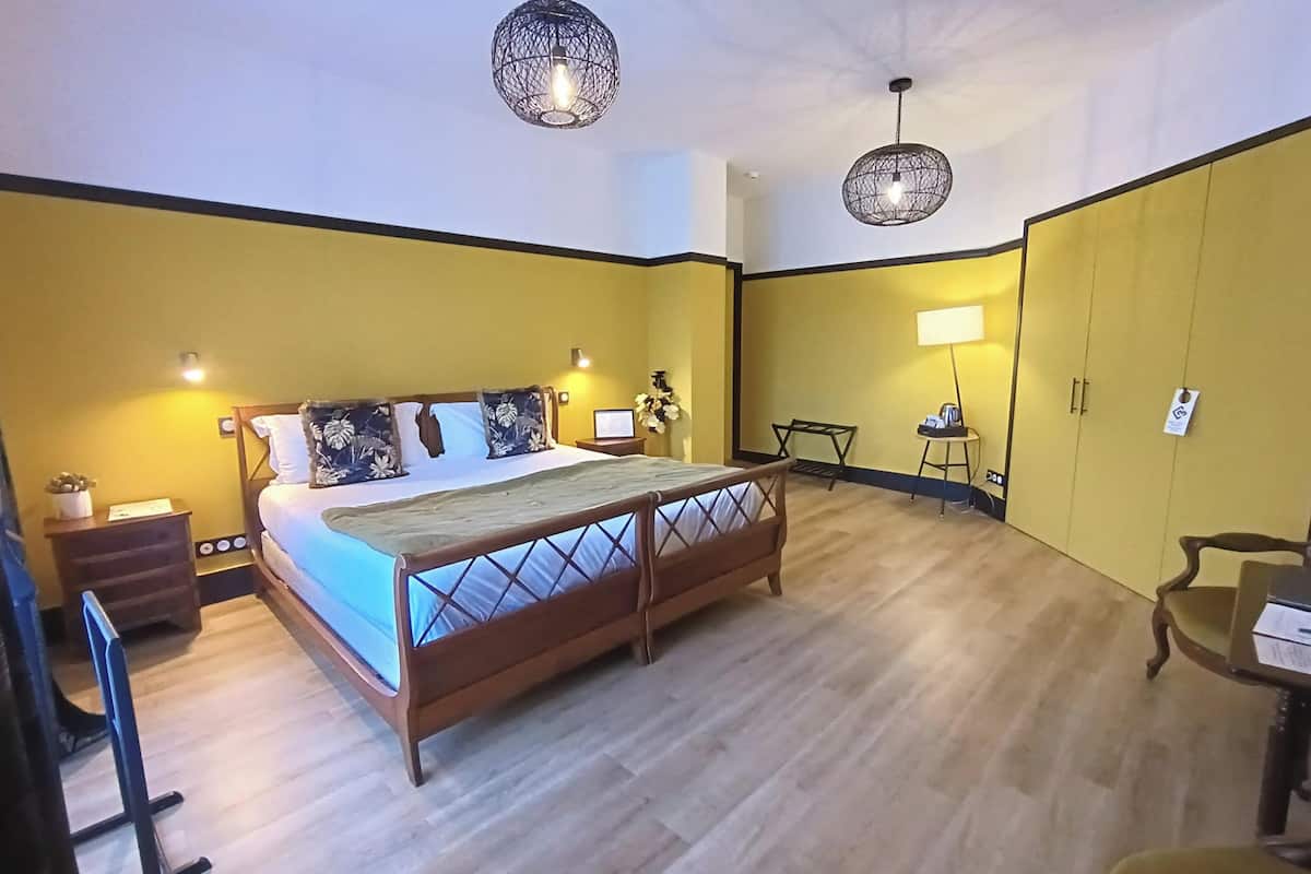 1 bedroom, premium bedding, minibar, in-room safe