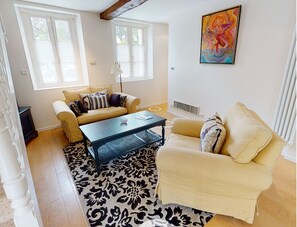 Luxury Room | Living area