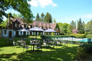 Breakfast, lunch and dinner served - Auberge des Templiers (Boismorand)
