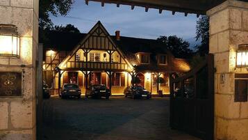 Front of property - evening/night