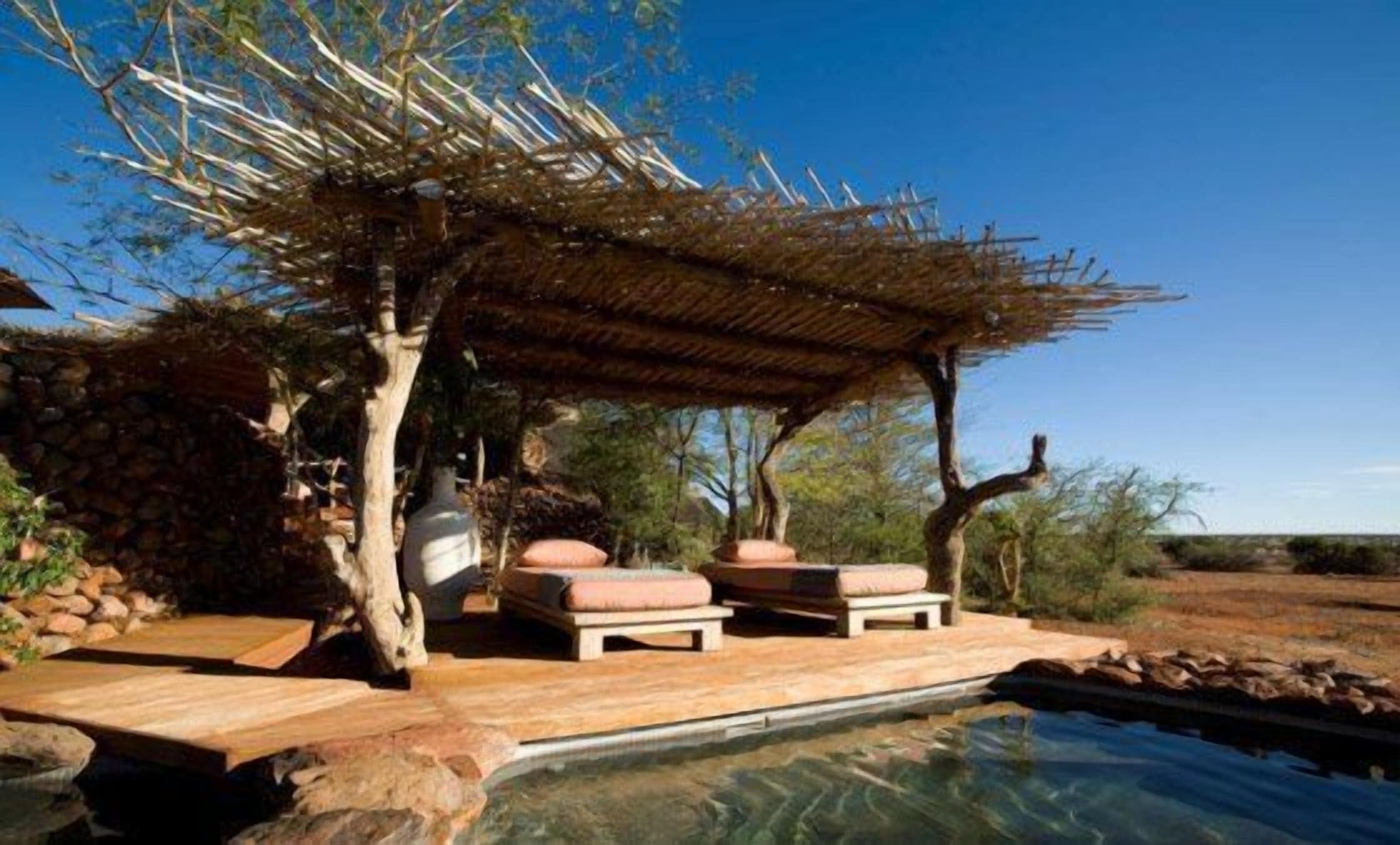 2 outdoor pools