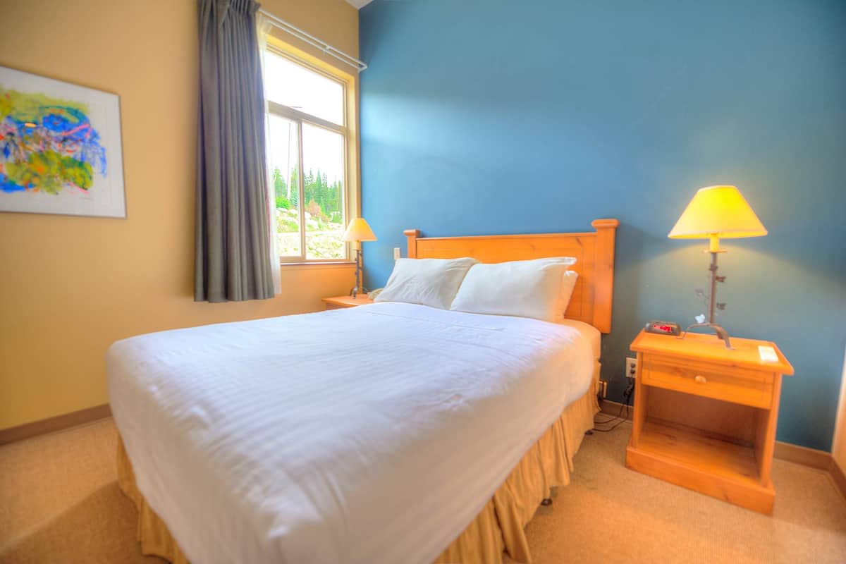 superior room | free wifi, bed sheets