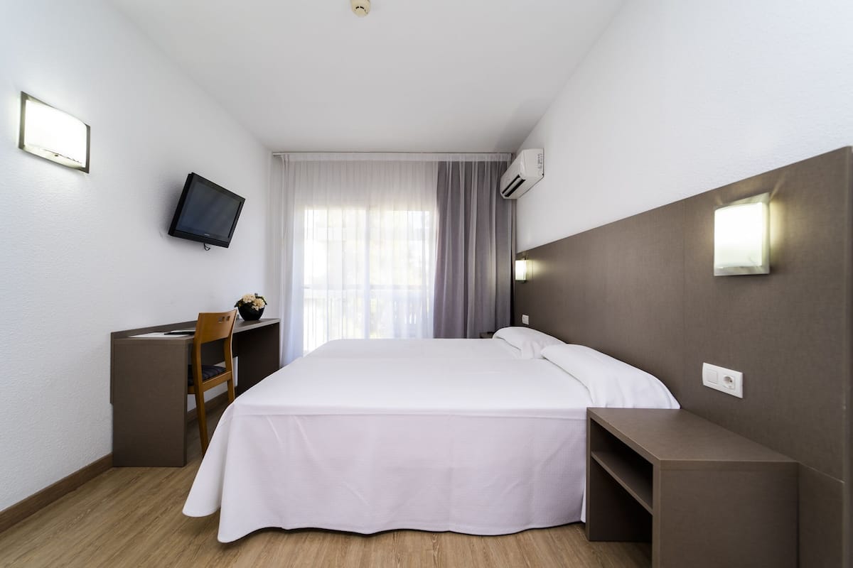 Blackout drapes, free WiFi, bed sheets, wheelchair access