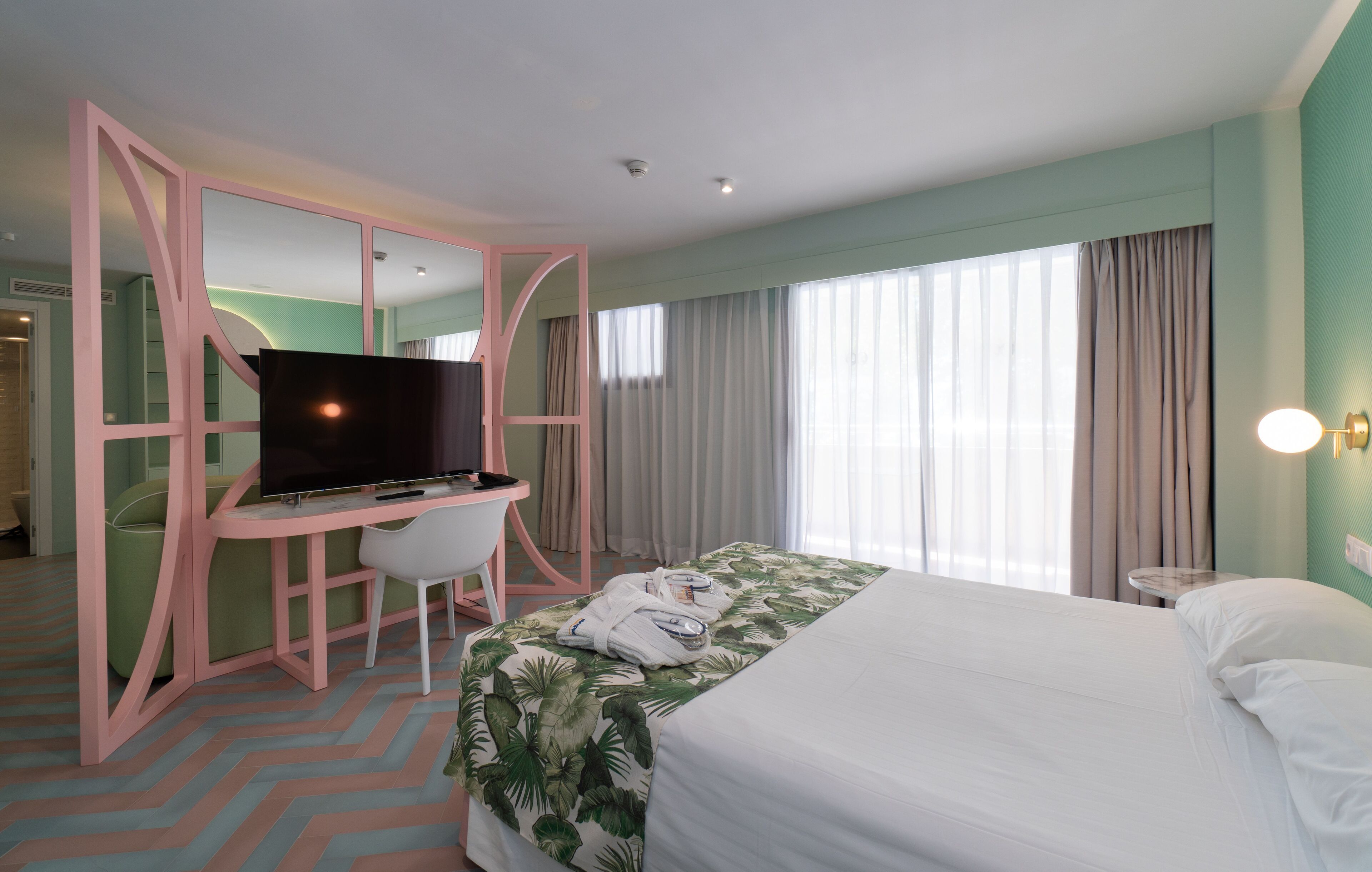 desk, blackout curtains, free wifi, bed sheets