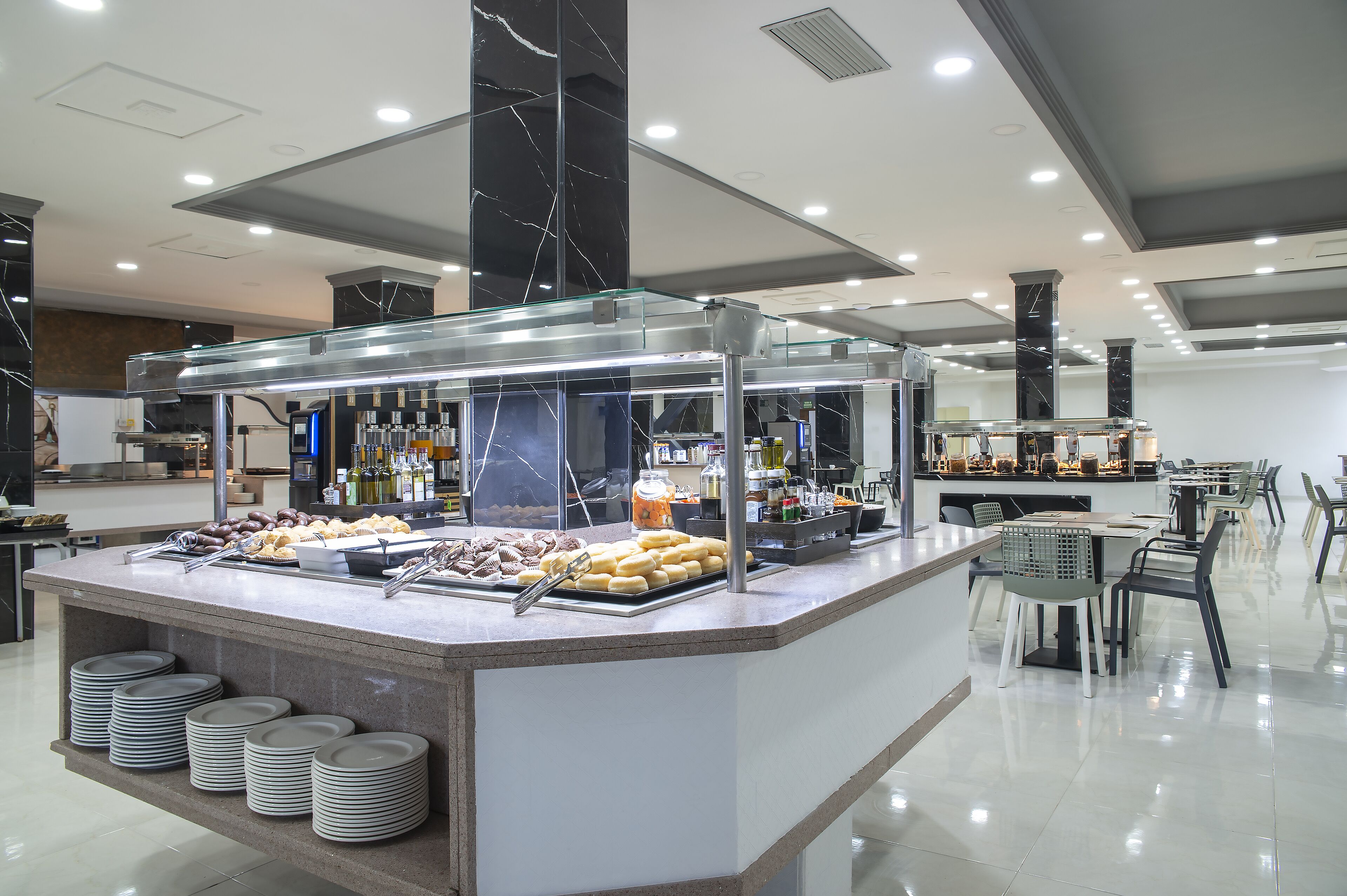 Σερβίρεται μεσημεριανό και βραδινό