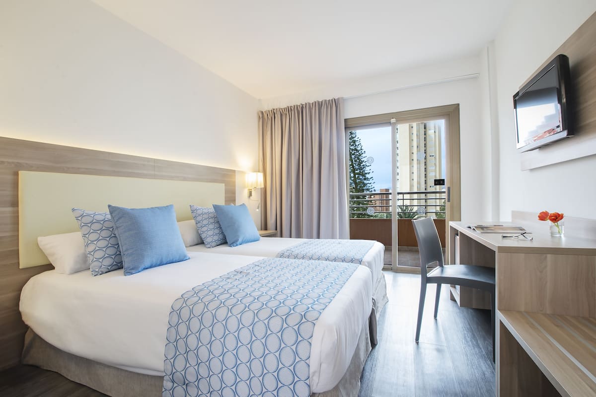 Kamar Double, balkon | 1 kamar tidur, seprai premium, minibar, dan meja kerja