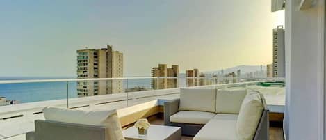 Luxe beddengoed, een minibar, een kluis op de kamer, een bureau