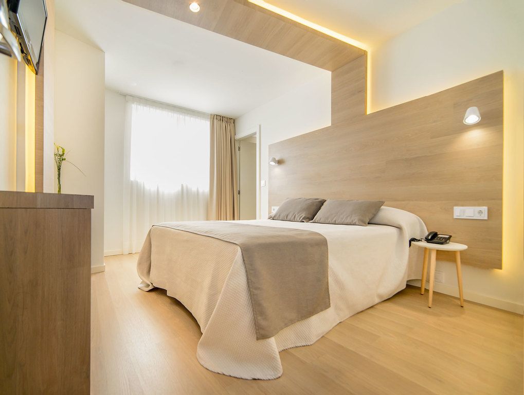 单人房 (No Terrace) | 高档床上用品、迷你吧、客房内保险箱、特色家居