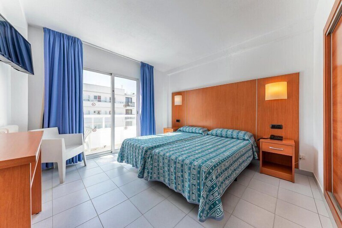 Minibar, in-room safe, desk, blackout drapes