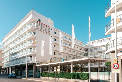 Port Fiesta Park Hotel