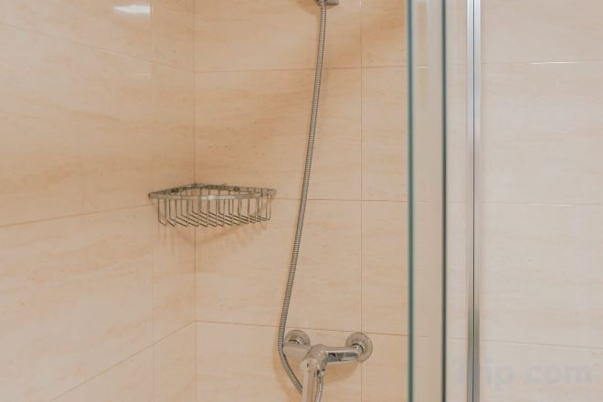 Hair dryer (on request), towels