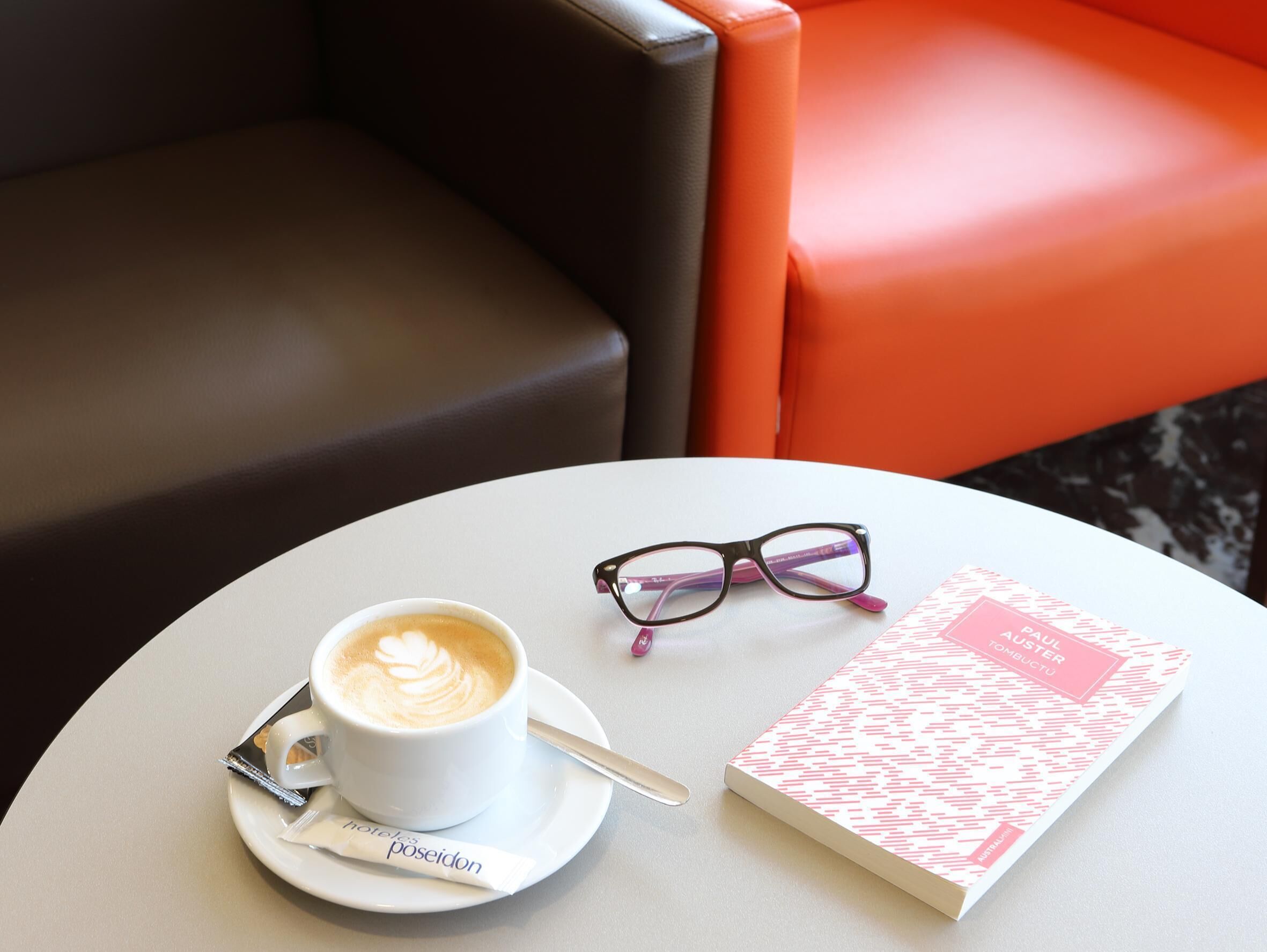 Tägliches Frühstücksbuffet (16 EUR pro Person)