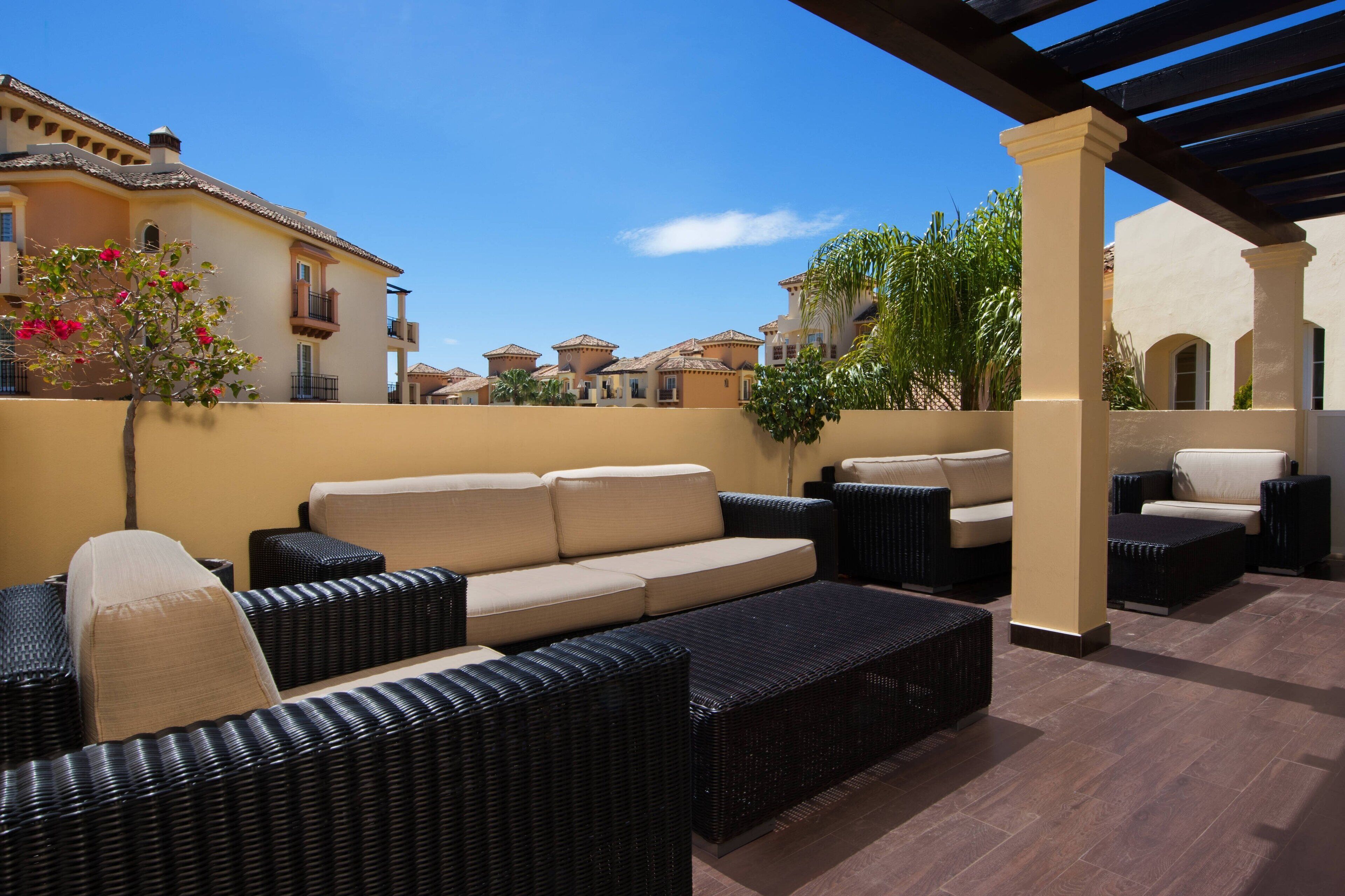 4 ristoranti, aperti a colazione e a pranzo, cucina internazionale