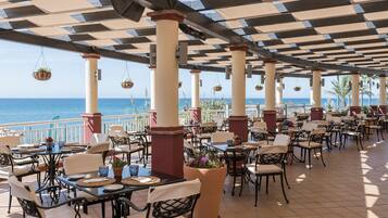 Daily buffet breakfast for a fee