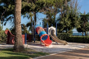 Children’s play area – outdoor