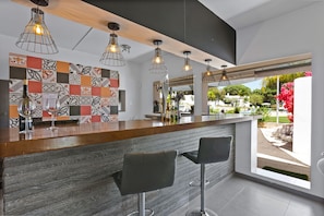 Snack bar