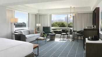 Studio Suite, 1 King Bed | 1 bedroom, Frette Italian sheets, premium bedding, down comforters at Kimpton Marlowe Hotel, an IHG Hotel