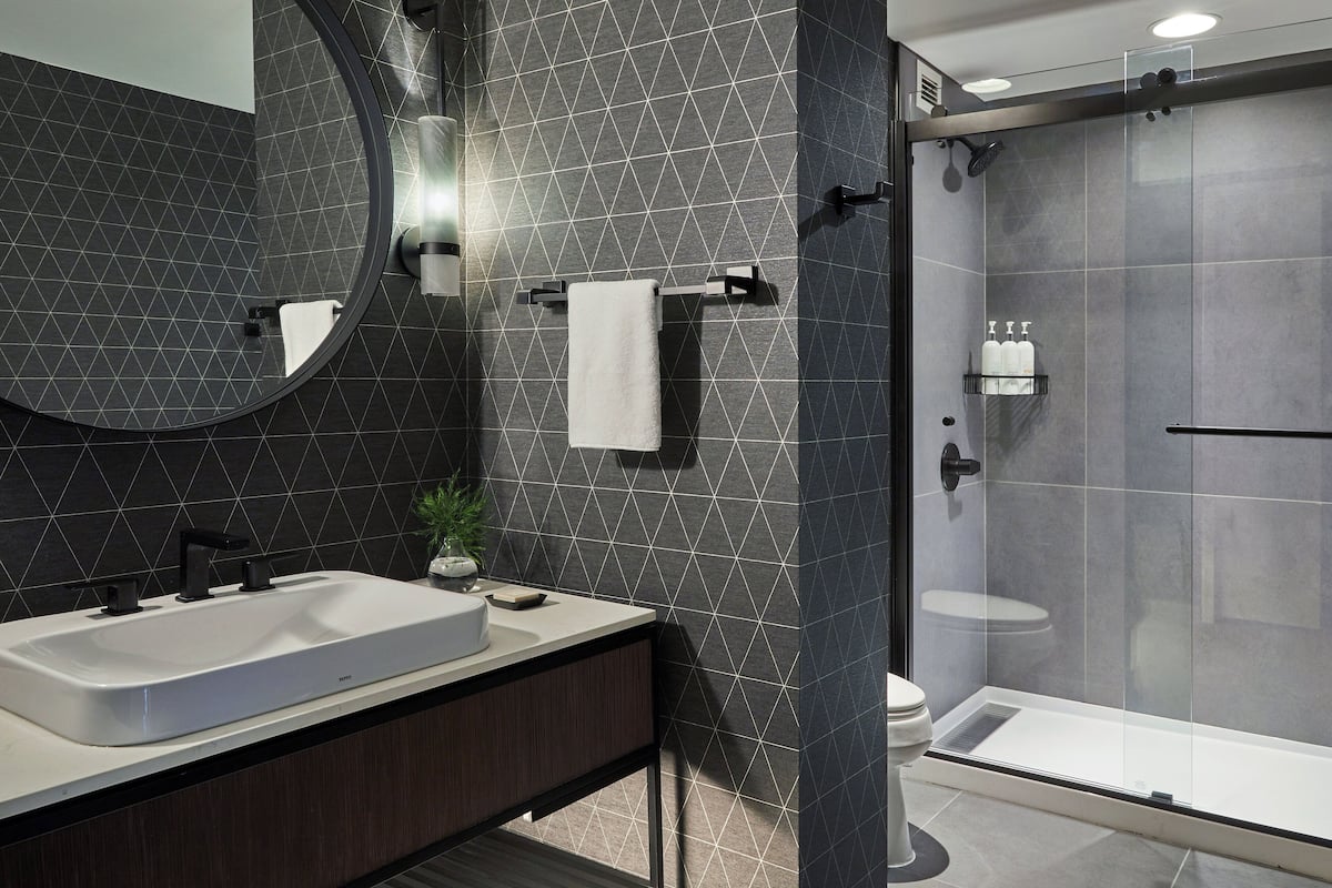 1 bedroom, Frette Italian sheets, premium bedding, down duvets