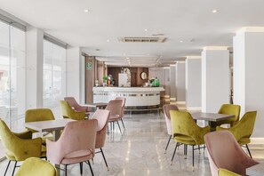 2 bars/lounges, lobby lounge, rooftop bar