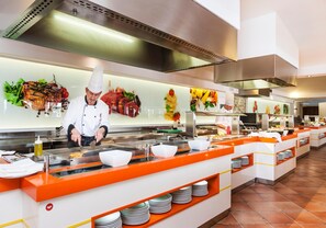 Breakfast, lunch and dinner served  - Globales Cortijo Blanco (Marbella)